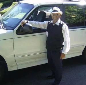 Meet your Posher, Efrain